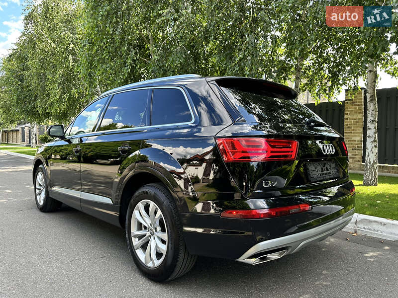 Позашляховик / Кросовер Audi Q7 2018 в Києві