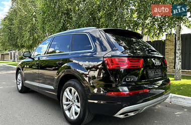 Внедорожник / Кроссовер Audi Q7 2018 в 