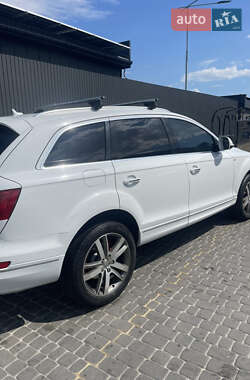 Позашляховик / Кросовер Audi Q7 2011 в 
