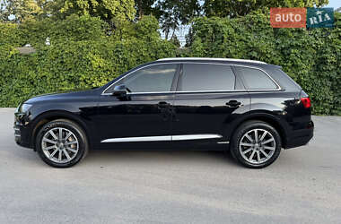 Позашляховик / Кросовер Audi Q7 2015 в 