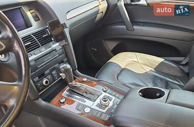 Позашляховик / Кросовер Audi Q7 2010 в 