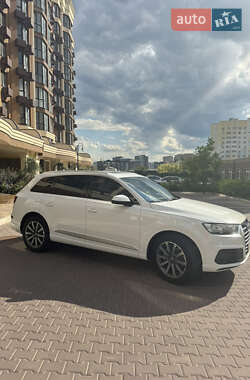 Позашляховик / Кросовер Audi Q7 2017 в 