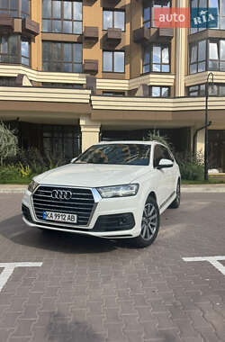 Позашляховик / Кросовер Audi Q7 2017 в 