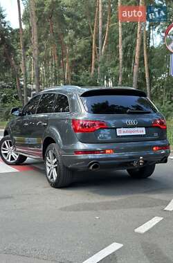 Позашляховик / Кросовер Audi Q7 2013 в 