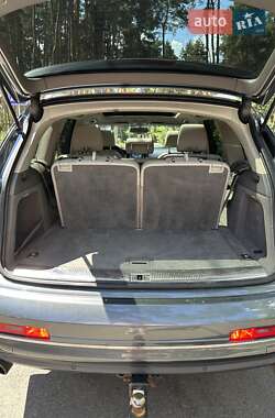 Позашляховик / Кросовер Audi Q7 2013 в 