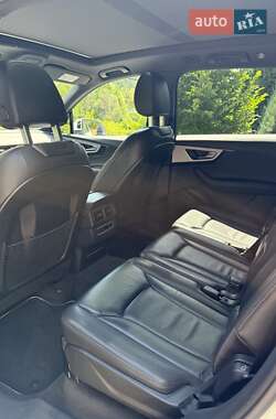 Внедорожник / Кроссовер Audi Q7 2017 в 