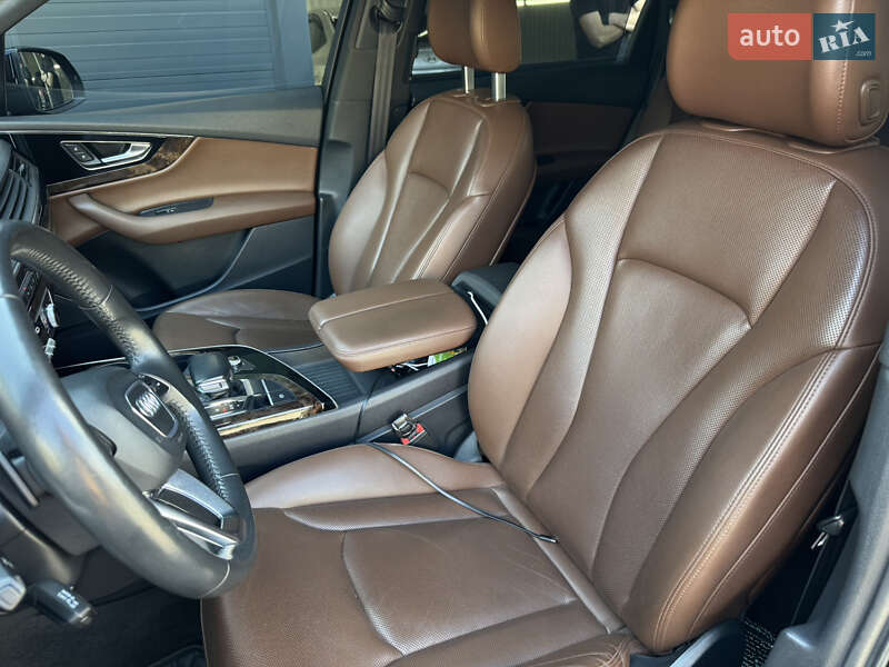 Позашляховик / Кросовер Audi Q7 2017 в Києві
