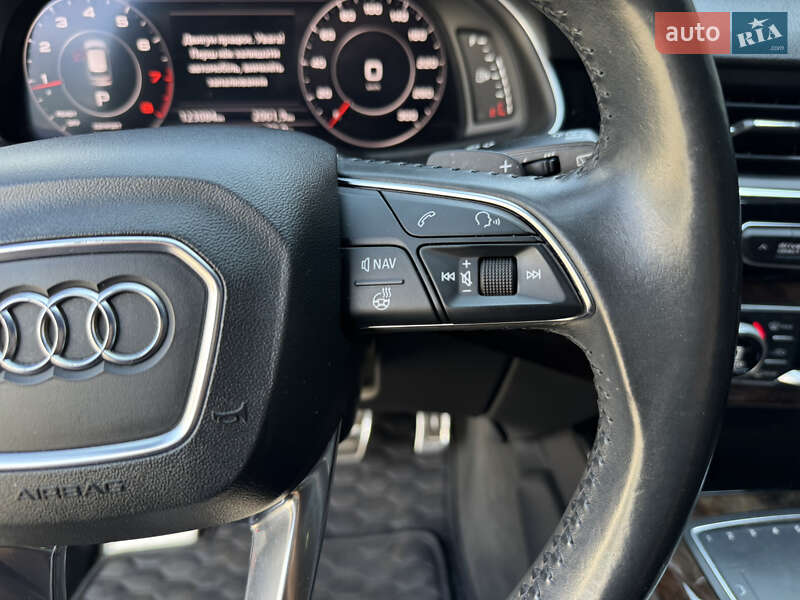 Позашляховик / Кросовер Audi Q7 2017 в Києві