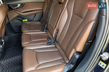 Позашляховик / Кросовер Audi Q7 2017 в 