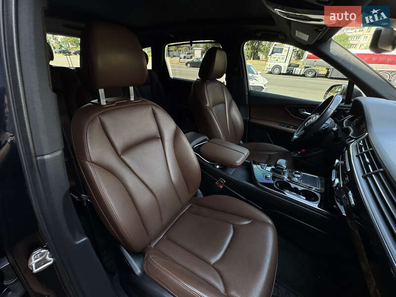 Позашляховик / Кросовер Audi Q7 2017 в Києві