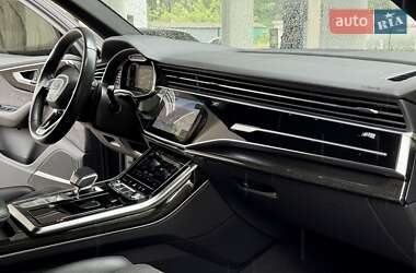 Позашляховик / Кросовер Audi Q7 2021 в 