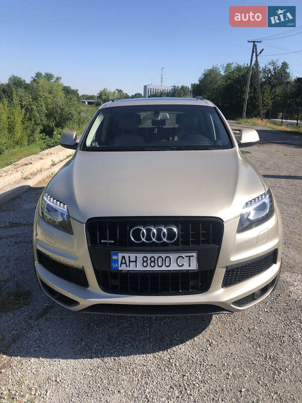 Позашляховик / Кросовер Audi Q7 2013 в Павлограді