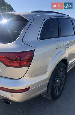 Внедорожник / Кроссовер Audi Q7 2013 в 