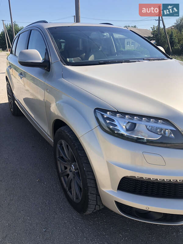 Позашляховик / Кросовер Audi Q7 2013 в Павлограді