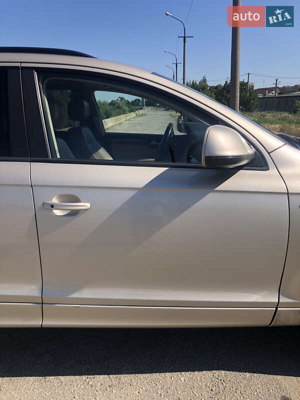 Позашляховик / Кросовер Audi Q7 2013 в Павлограді