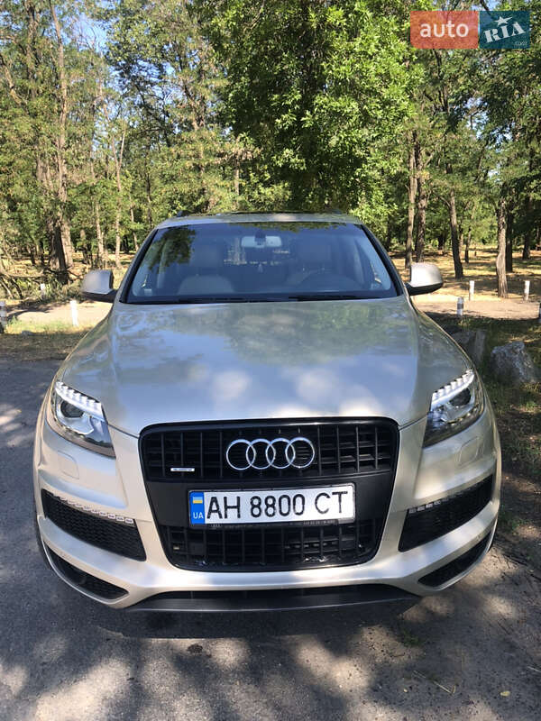 Позашляховик / Кросовер Audi Q7 2013 в Павлограді