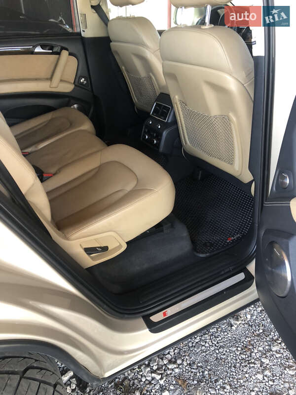 Позашляховик / Кросовер Audi Q7 2013 в Павлограді