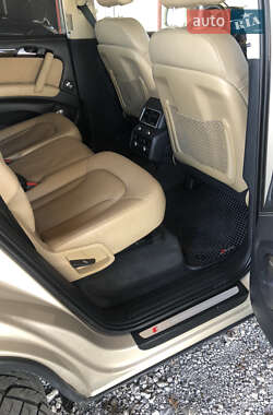 Внедорожник / Кроссовер Audi Q7 2013 в 