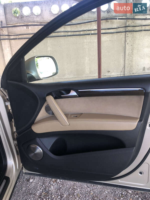 Позашляховик / Кросовер Audi Q7 2013 в Павлограді