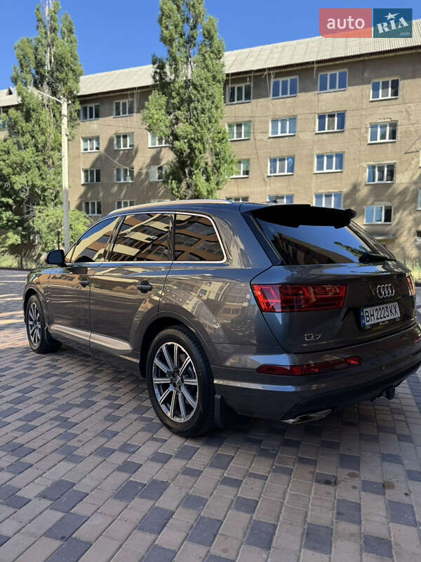 Позашляховик / Кросовер Audi Q7 2017 в Ізмаїлі