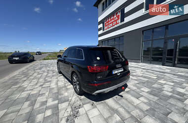 Позашляховик / Кросовер Audi Q7 2017 в 
