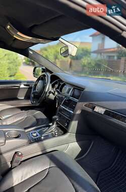 Внедорожник / Кроссовер Audi Q7 2015 в 