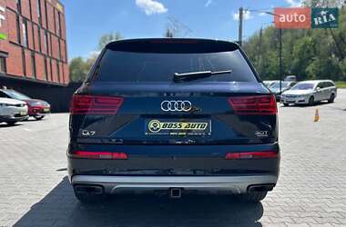 Позашляховик / Кросовер Audi Q7 2017 в 