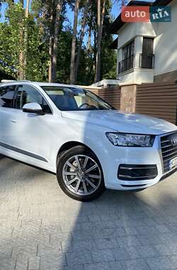 Внедорожник / Кроссовер Audi Q7 2018 в 