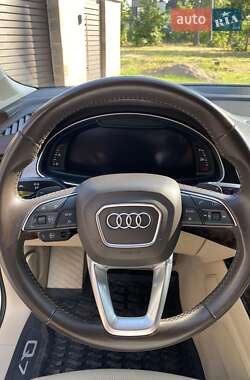 Внедорожник / Кроссовер Audi Q7 2018 в 