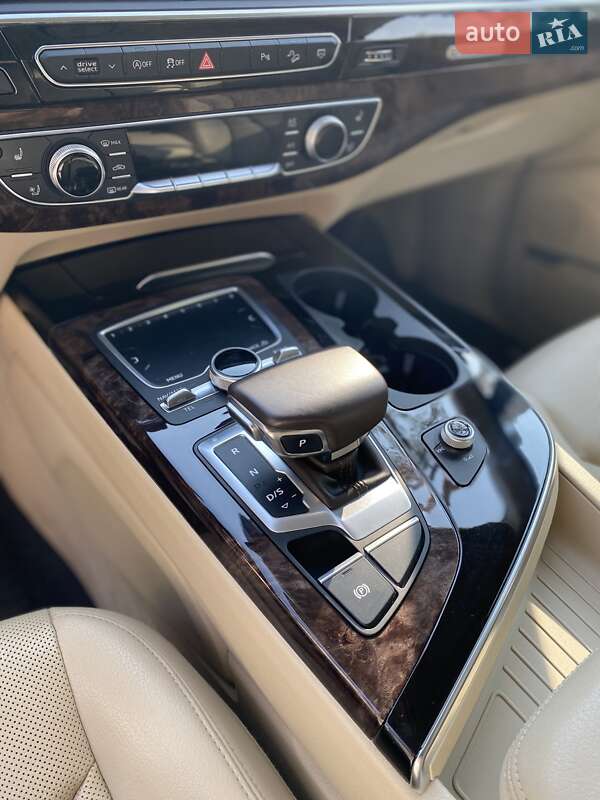 Позашляховик / Кросовер Audi Q7 2018 в Львові