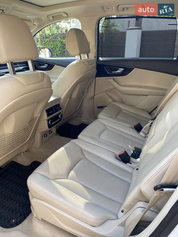 Позашляховик / Кросовер Audi Q7 2018 в Львові