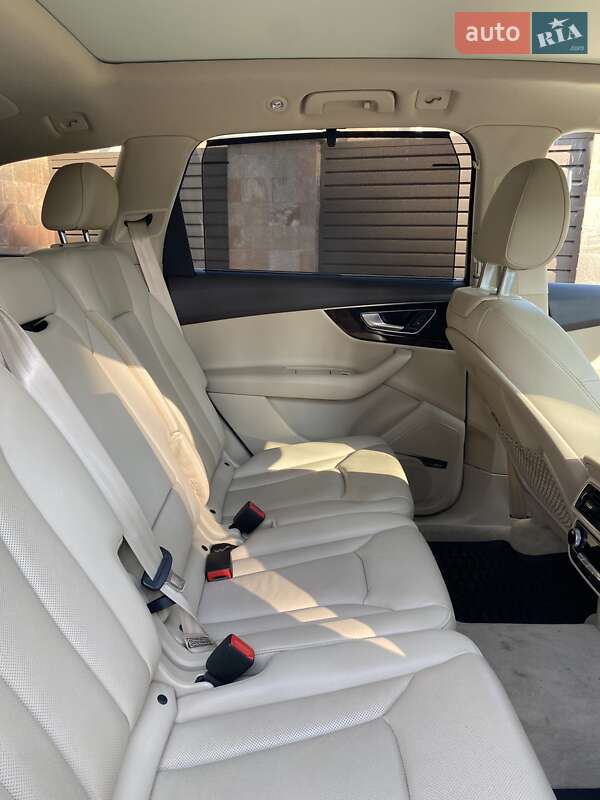 Позашляховик / Кросовер Audi Q7 2018 в Львові