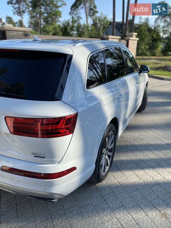 Позашляховик / Кросовер Audi Q7 2018 в Львові