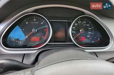 Позашляховик / Кросовер Audi Q7 2010 в 