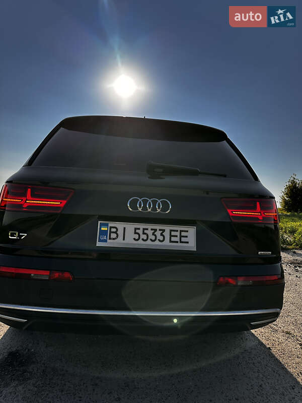 Внедорожник / Кроссовер Audi Q7 2016 в Пирятине