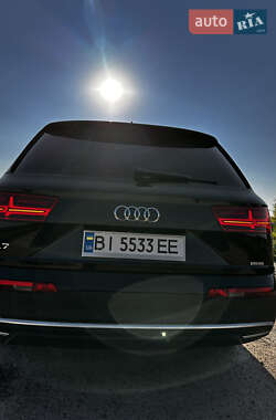 Позашляховик / Кросовер Audi Q7 2016 в 