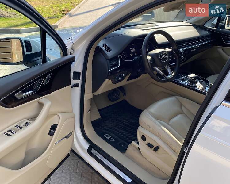 Позашляховик / Кросовер Audi Q7 2018 в Львові