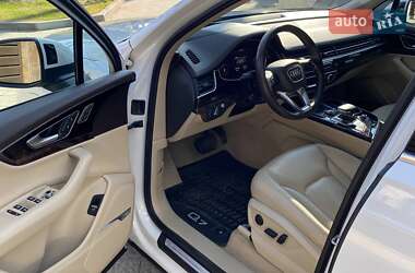Внедорожник / Кроссовер Audi Q7 2018 в 