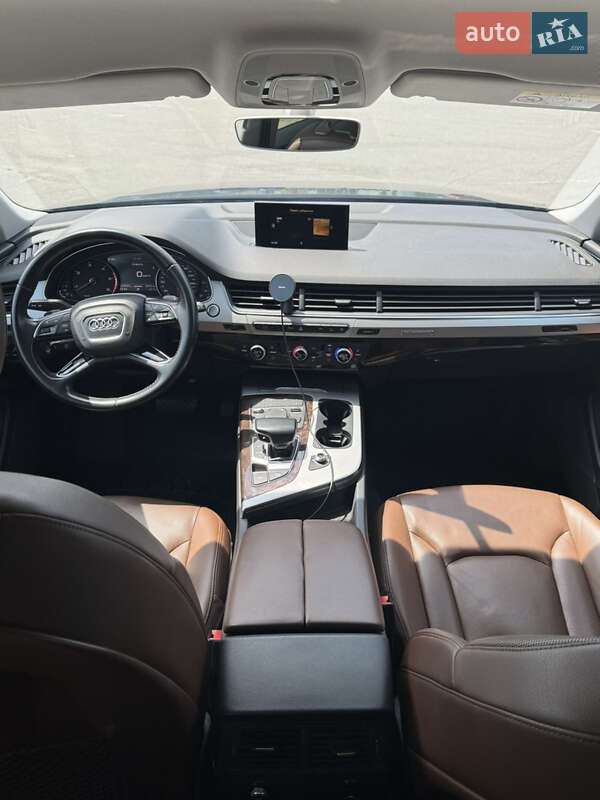 Внедорожник / Кроссовер Audi Q7 2015 в Днепре