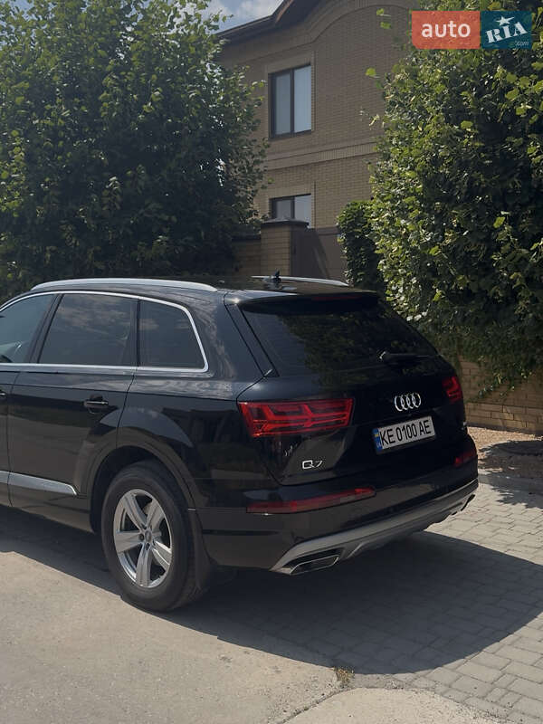 Внедорожник / Кроссовер Audi Q7 2015 в Днепре