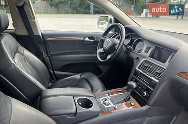 Позашляховик / Кросовер Audi Q7 2015 в 