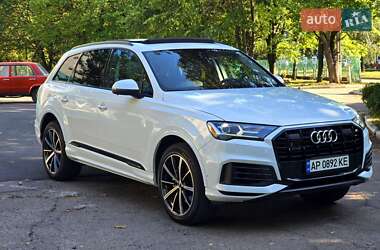 Внедорожник / Кроссовер Audi Q7 2022 в 