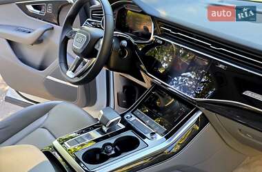 Внедорожник / Кроссовер Audi Q7 2022 в 