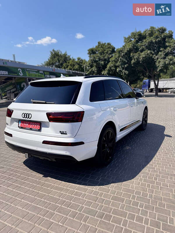 Позашляховик / Кросовер Audi Q7 2017 в Кропивницькому