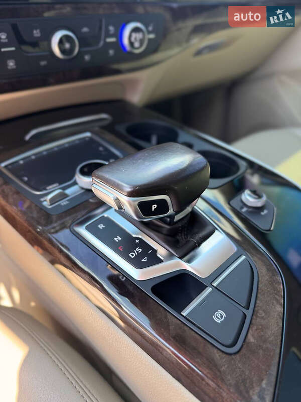 Позашляховик / Кросовер Audi Q7 2017 в Кропивницькому
