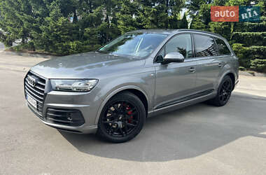Внедорожник / Кроссовер Audi Q7 2016 в 