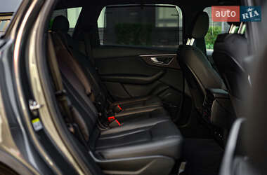 Позашляховик / Кросовер Audi Q7 2019 в 