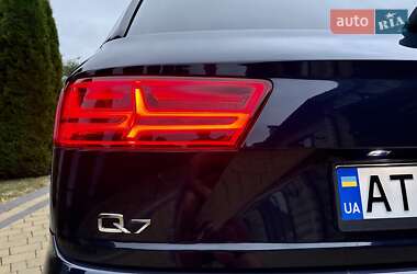 Внедорожник / Кроссовер Audi Q7 2017 в 