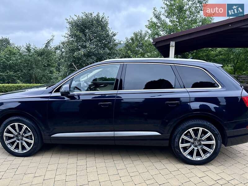 Позашляховик / Кросовер Audi Q7 2017 в Івано-Франківську