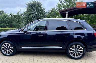 Внедорожник / Кроссовер Audi Q7 2017 в 